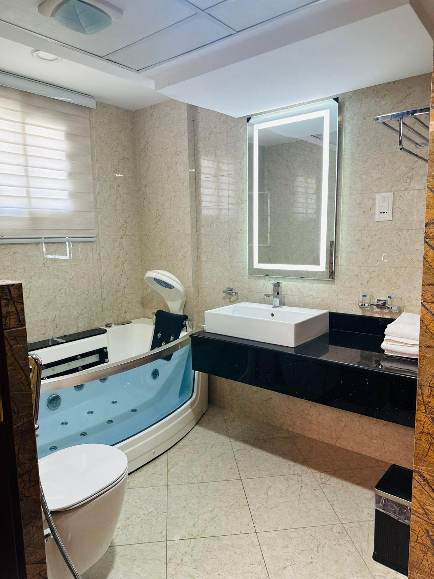 Saxophone Suites Muharraq Luaran gambar